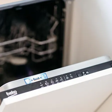 Elma 1 - Piata Romana Appartement *