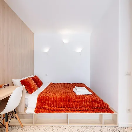 Elma 1 - Piata Romana * Boekarest