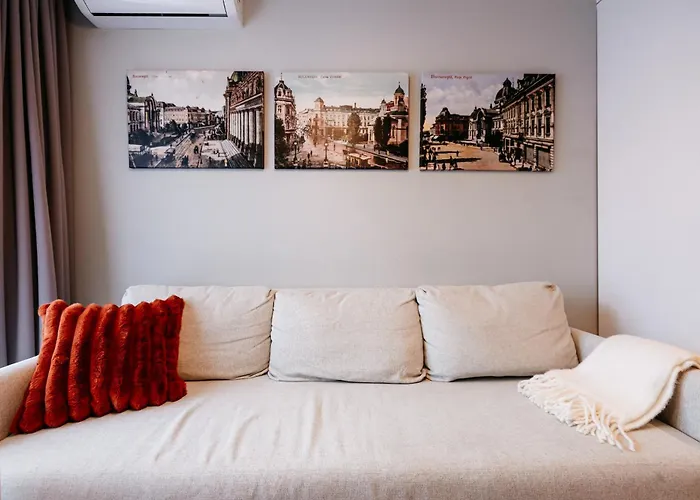 Elma 1 - Piata Romana