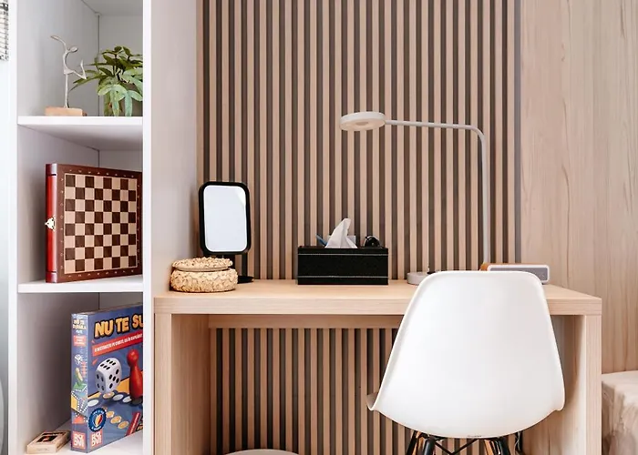 Elma 1 - Piata Romana Бухарест