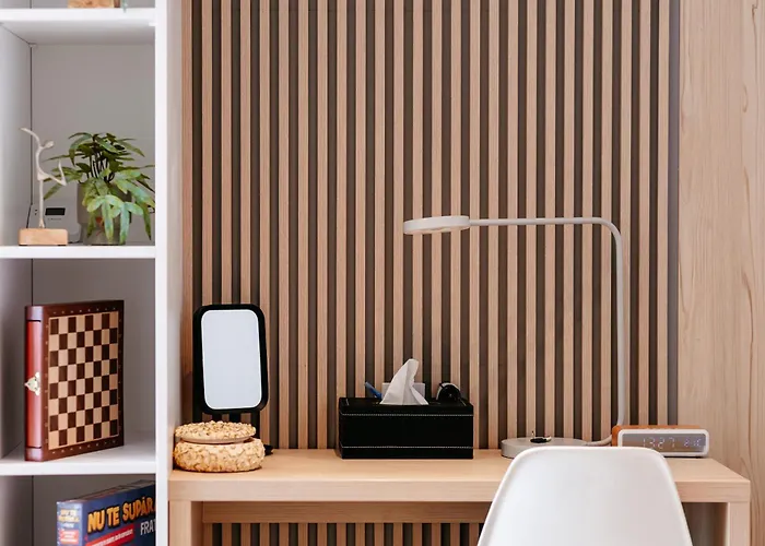 Elma 1 - Piata Romana *