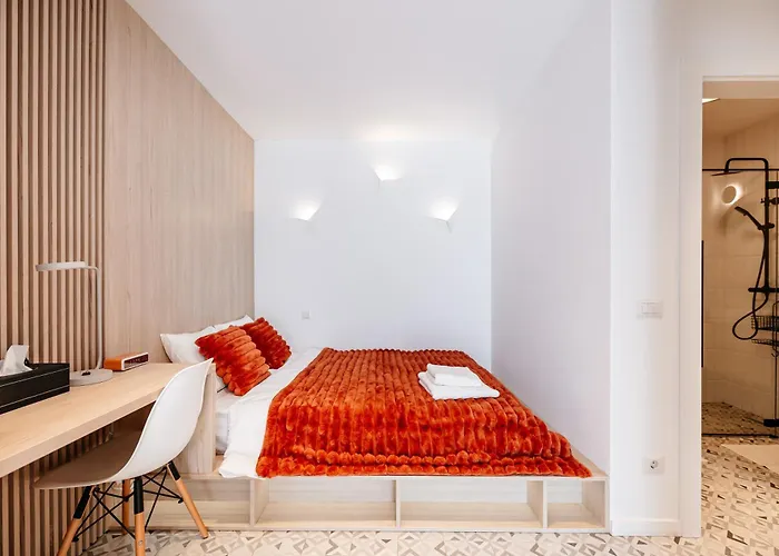 Elma 1 - Piata Romana * بوخارست